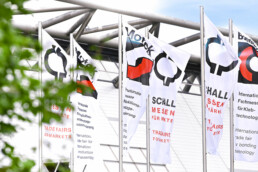 Bondexpo Internationale Fachmesse für Klebtechnologie csm motek bondexpo flaggen 5e5e21962d uai