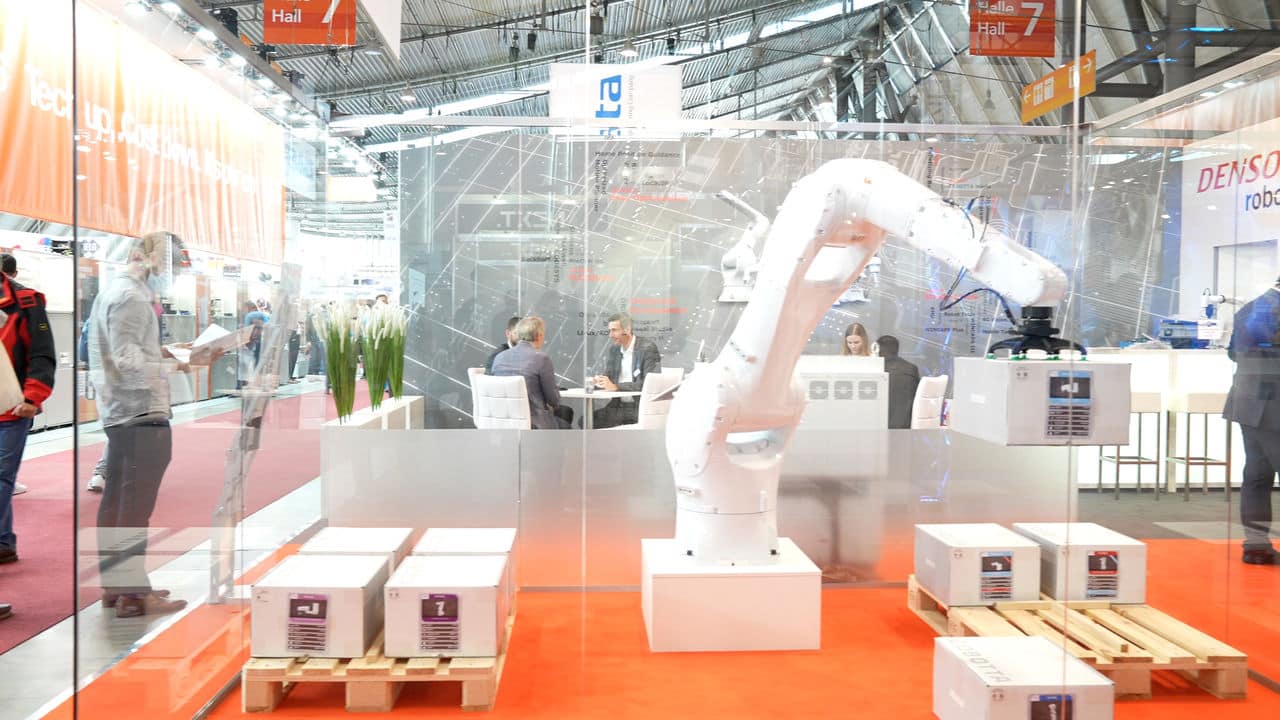 Bondexpo Internationale Fachmesse für Klebtechnologie csm C0455.MP4.00 56 52 39.Standbild001 c0b19aa542